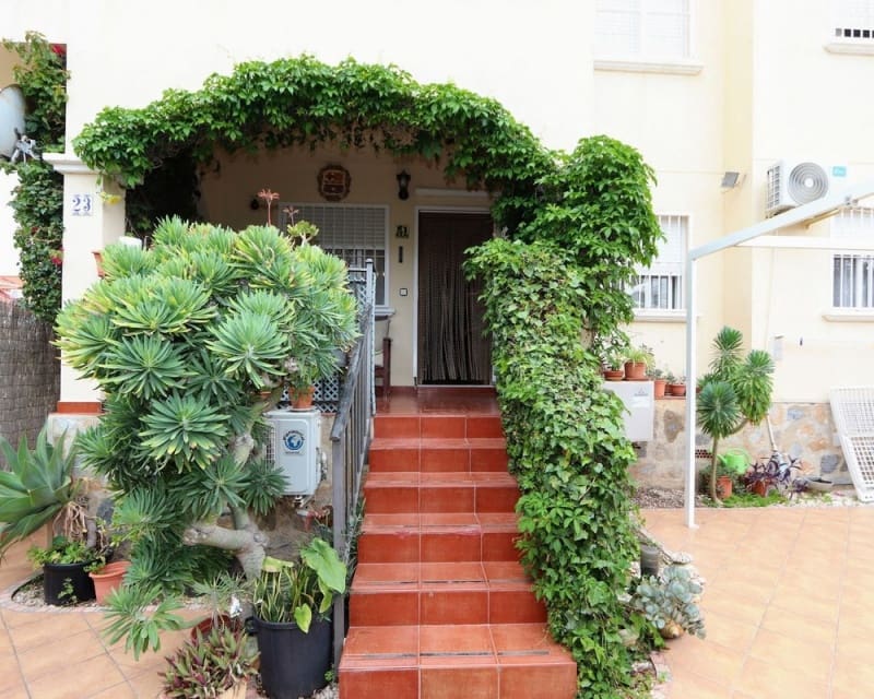 3 soveværelse Lejlighed til salg i Playa Flamenca med swimmingpool - € 194.000 (Ref: 9874345)