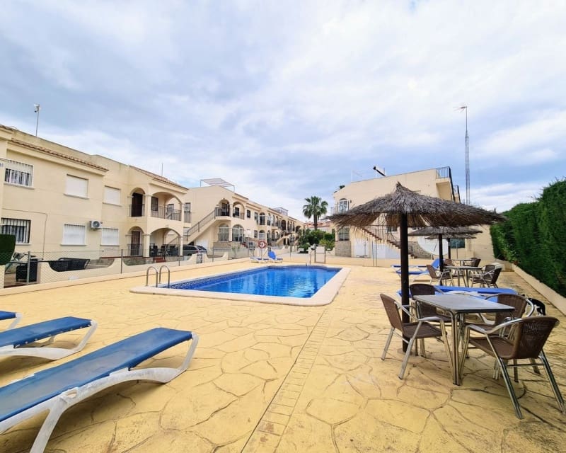 3 soveværelse Lejlighed til salg i Playa Flamenca med swimmingpool - € 194.000 (Ref: 9874345)