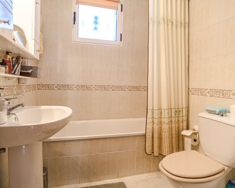2 slaapkamer Villa te koop in Los Altos met zwembad - € 285.000 (Ref: 9874347)
