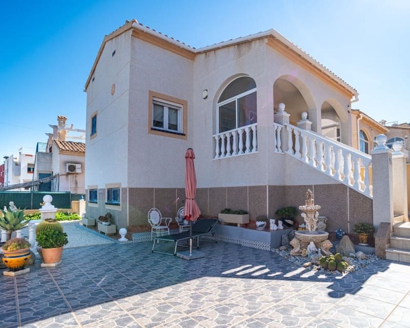 2 slaapkamer Villa te koop in Los Altos met zwembad - € 285.000 (Ref: 9874347)