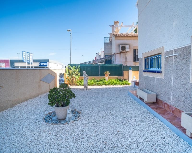 2 slaapkamer Villa te koop in Los Altos met zwembad - € 285.000 (Ref: 9874347)