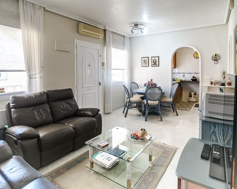 2 slaapkamer Villa te koop in Los Altos met zwembad - € 285.000 (Ref: 9874347)