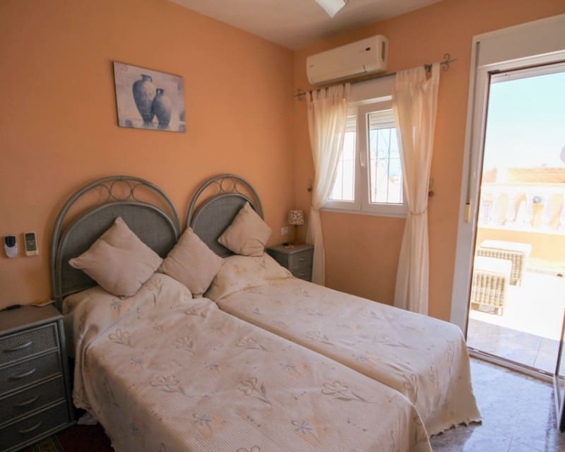 3 quarto Casa em Banda para venda em Orihuela Costa - 225 000 € (Ref: 9874348)