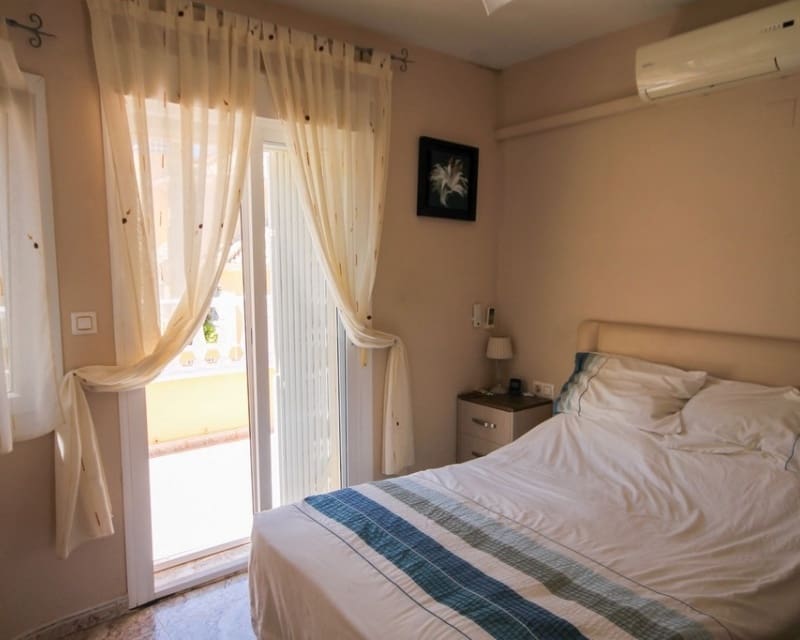 3 quarto Casa em Banda para venda em Orihuela Costa - 225 000 € (Ref: 9874348)