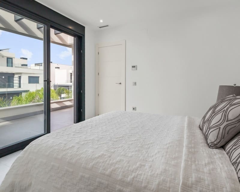 4 soveværelse Villa til salg i Algorfa med swimmingpool - € 565.900 (Ref: 9874352)
