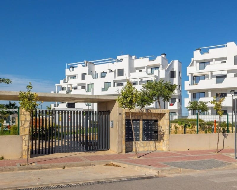 2 soveværelse Lejlighed til salg i Los Alcazares med swimmingpool - € 296.000 (Ref: 9874356)