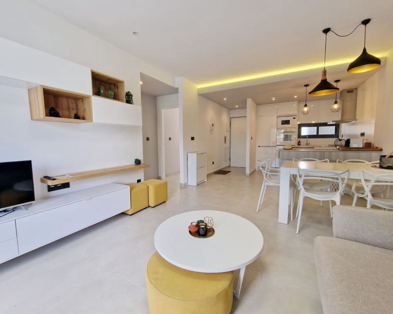 3 soveværelse Lejlighed til salg i El Raso med swimmingpool - € 309.950 (Ref: 9874359)