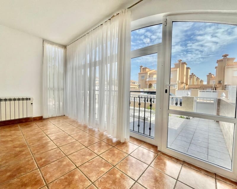 3 bedroom Villa for sale in Playa Flamenca with pool - € 229,000 (Ref: 9874363)