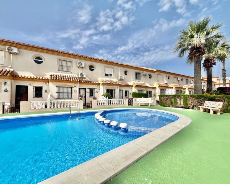 3 bedroom Villa for sale in Playa Flamenca with pool - € 229,000 (Ref: 9874363)
