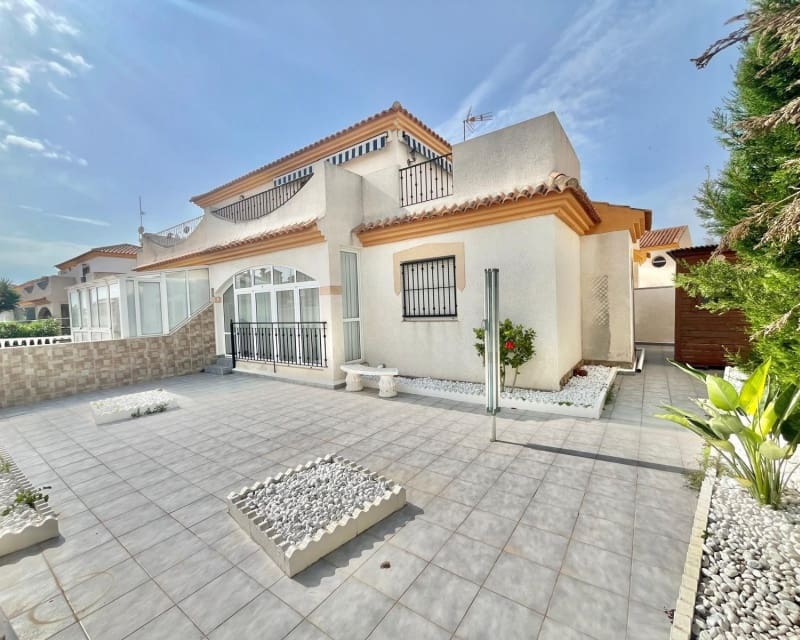 3 bedroom Villa for sale in Playa Flamenca with pool - € 229,000 (Ref: 9874363)