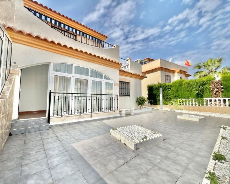 3 bedroom Villa for sale in Playa Flamenca with pool - € 229,000 (Ref: 9874363)