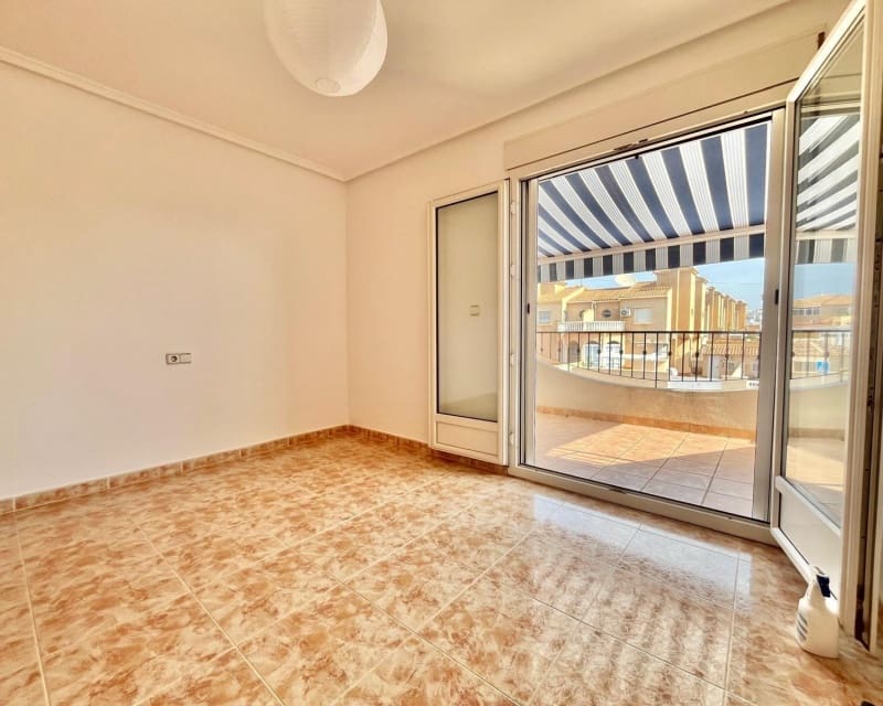 3 bedroom Villa for sale in Playa Flamenca with pool - € 229,000 (Ref: 9874363)