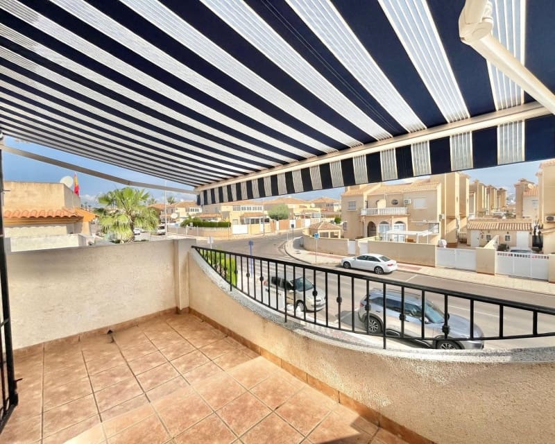 3 bedroom Villa for sale in Playa Flamenca with pool - € 229,000 (Ref: 9874363)