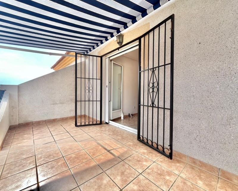 3 bedroom Villa for sale in Playa Flamenca with pool - € 229,000 (Ref: 9874363)