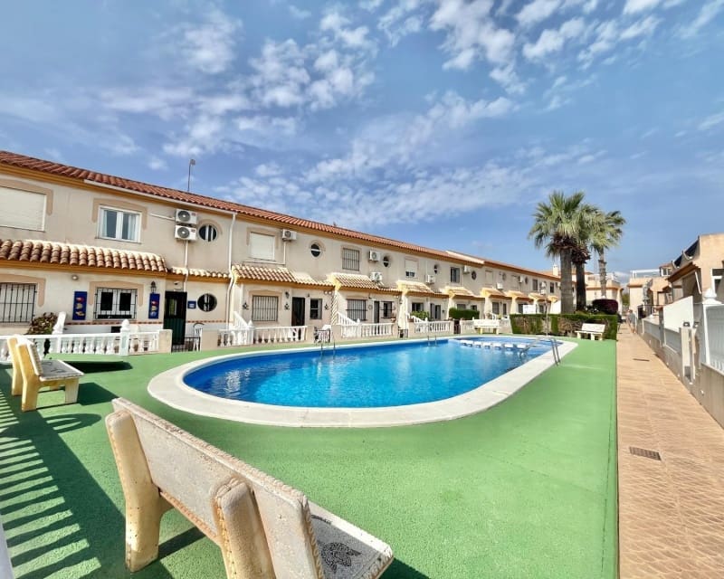 3 bedroom Villa for sale in Playa Flamenca with pool - € 229,000 (Ref: 9874363)