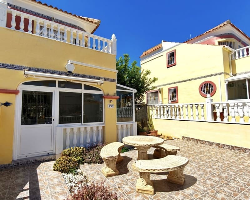 2 quarto Casa em Banda para venda em Cabo Roig com piscina - 199 990 € (Ref: 9874364)