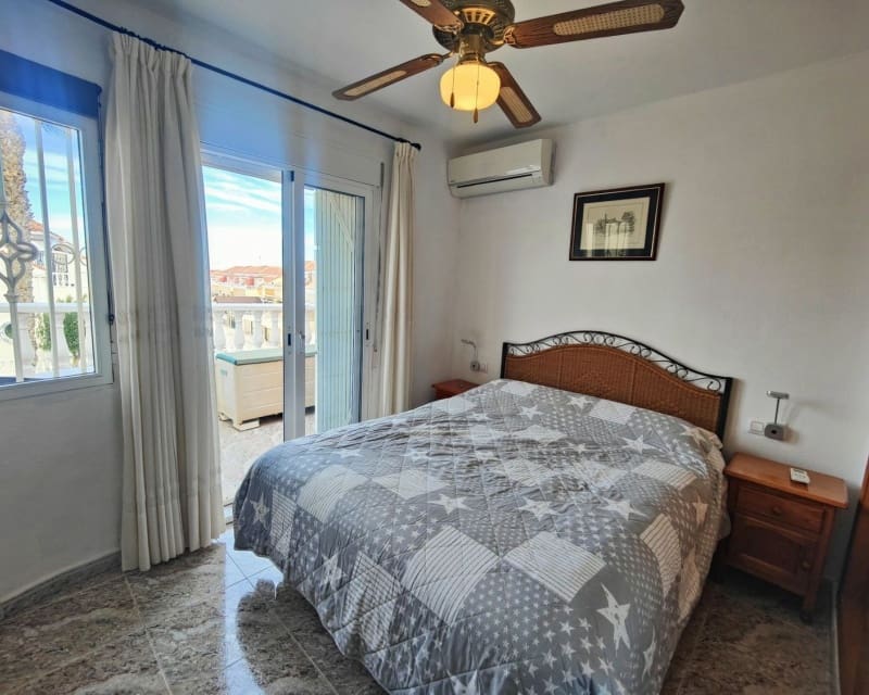 2 quarto Casa em Banda para venda em Cabo Roig com piscina - 199 990 € (Ref: 9874364)