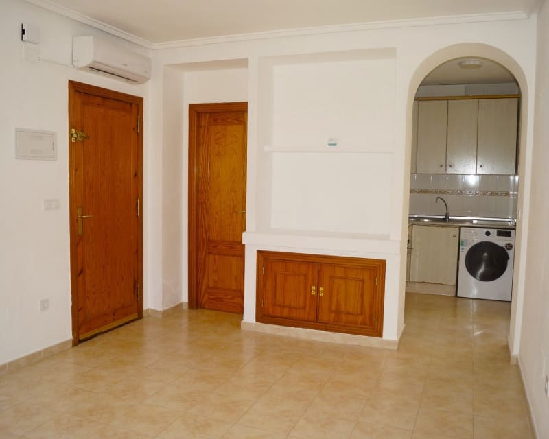 Apartamento de 2 habitaciones en La Zenia en venta con piscina - 169.950 € (Ref: 9874365)