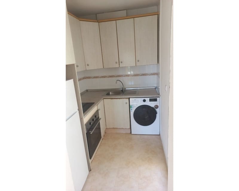 Apartamento de 2 habitaciones en La Zenia en venta con piscina - 169.950 € (Ref: 9874365)