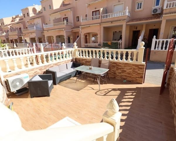 3 soveværelse Byhus til salg i Playa Flamenca, Orihuela med swimmingpool - € 285.000 (Ref: 9874367)