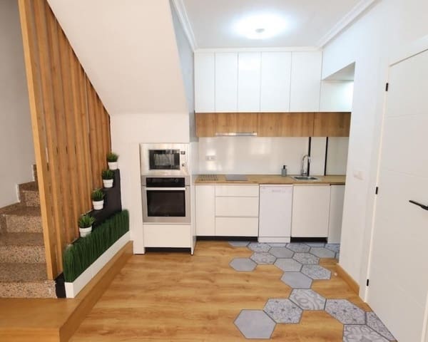 3 soveværelse Byhus til salg i Playa Flamenca, Orihuela med swimmingpool - € 285.000 (Ref: 9874367)
