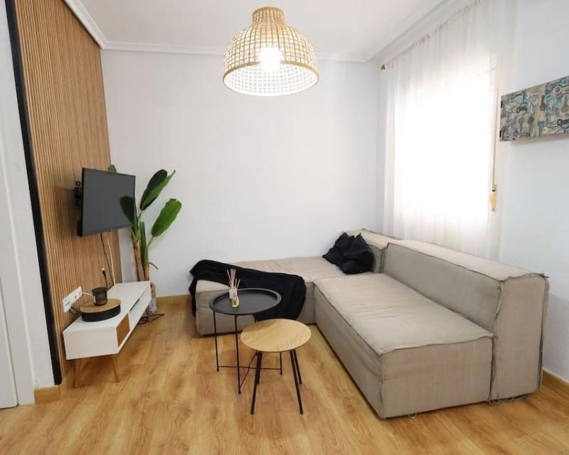 3 soveværelse Byhus til salg i Playa Flamenca med swimmingpool - € 285.000 (Ref: 9874367)