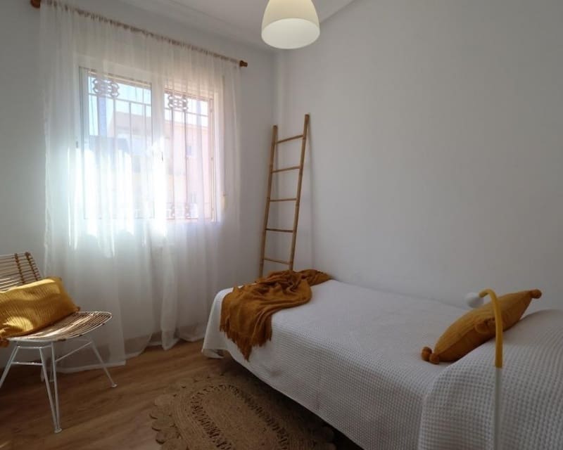 3 soveværelse Byhus til salg i Playa Flamenca med swimmingpool - € 285.000 (Ref: 9874367)