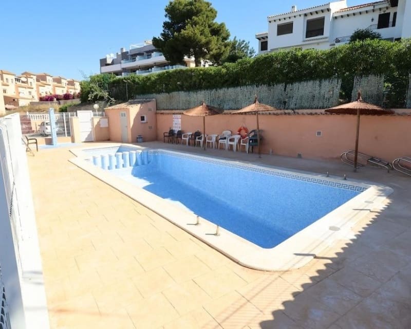 3 soveværelse Byhus til salg i Playa Flamenca med swimmingpool - € 285.000 (Ref: 9874367)