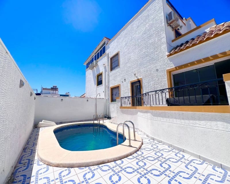 3 slaapkamer Villa te koop in Los Altos met zwembad - € 234.950 (Ref: 9874368)