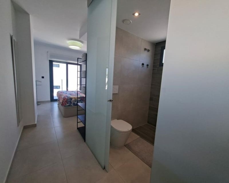 2 bedroom Apartment for sale in Guardamar del Segura with pool - € 249,500 (Ref: 9875289)