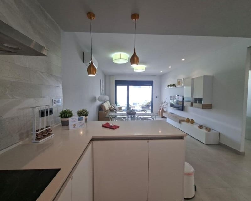 2 bedroom Apartment for sale in Guardamar del Segura with pool - € 249,500 (Ref: 9875289)