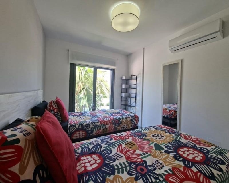 2 bedroom Apartment for sale in Guardamar del Segura with pool - € 249,500 (Ref: 9875289)