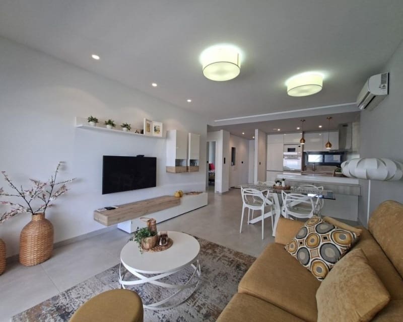 2 bedroom Apartment for sale in Guardamar del Segura with pool - € 249,500 (Ref: 9875289)