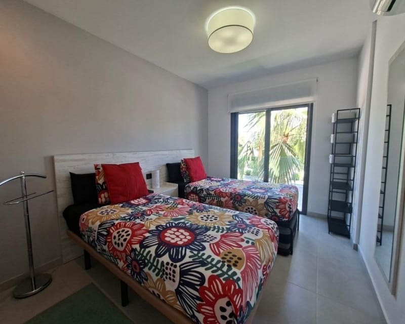 2 bedroom Apartment for sale in Guardamar del Segura with pool - € 249,500 (Ref: 9875289)