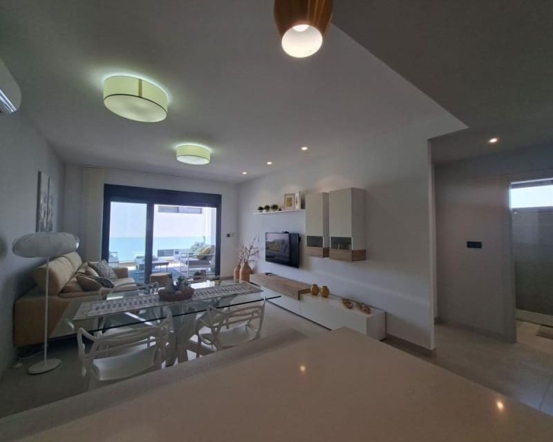 2 bedroom Apartment for sale in Guardamar del Segura with pool - € 249,500 (Ref: 9875289)