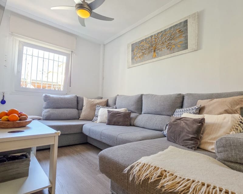 2 makuuhuone Huvila myytävänä paikassa Los Balcones mukana uima-altaan - 218 500 € (Ref: 9875290)
