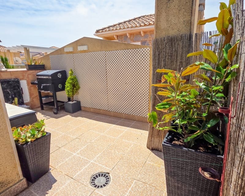 2 makuuhuone Huvila myytävänä paikassa Los Balcones mukana uima-altaan - 218 500 € (Ref: 9875290)