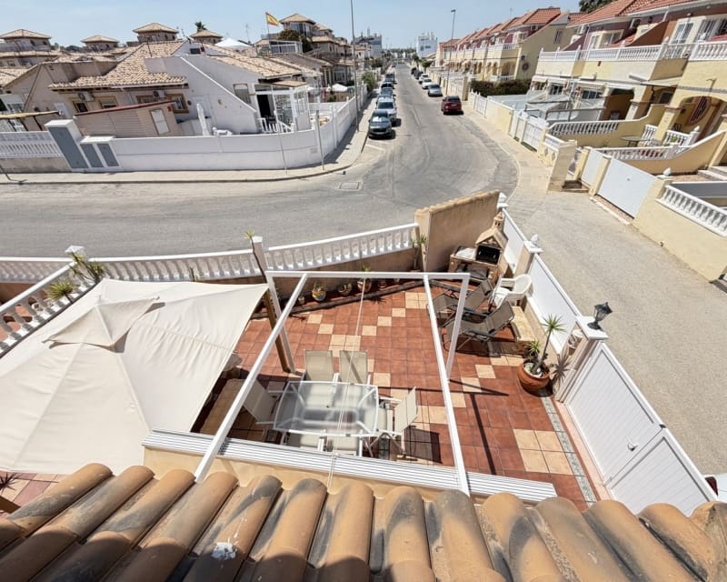 2 bedroom Townhouse for sale in La Zenia with pool - € 269,000 (Ref: 9877433)
