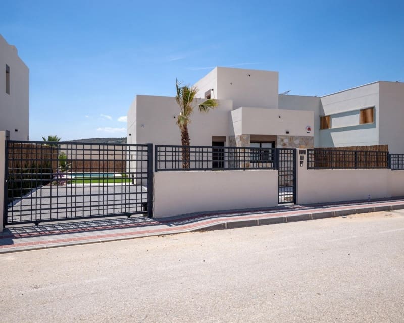 Chalet de 3 habitaciones en Algorfa en venta con piscina - 489.000 € (Ref: 9895470)