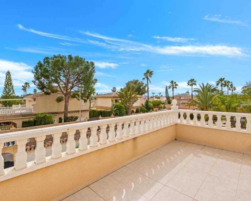 4 sovrum Villa till salu i Ciudad Quesada - 750 000 € (Ref: 9895474)
