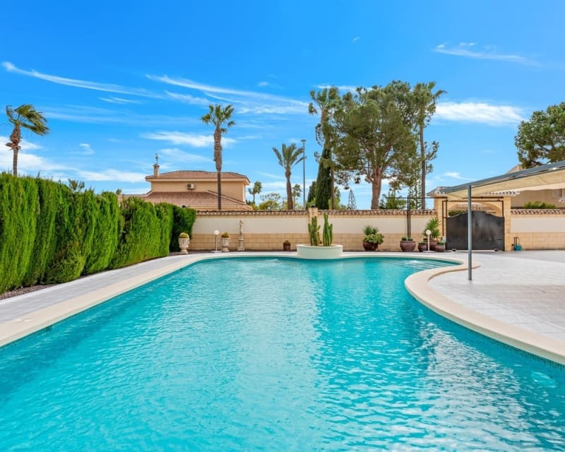4 sovrum Villa till salu i Ciudad Quesada - 750 000 € (Ref: 9895474)