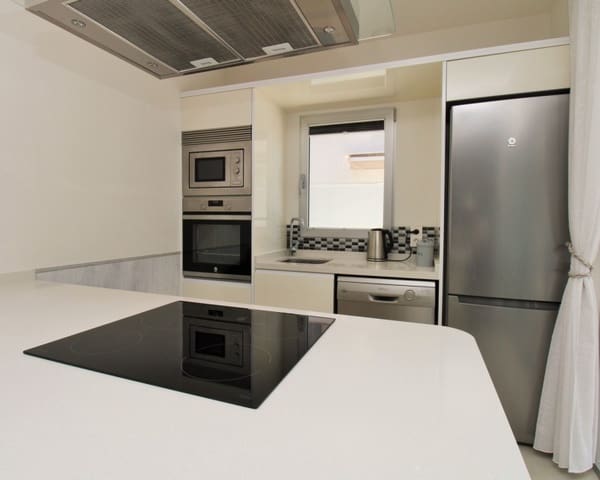 2 soverom Leilighet til salgs i Villamartin, Orihuela med svømmebasseng - € 249 999 (Ref: 9895478)