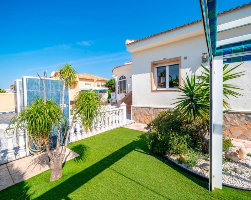 3 makuuhuone Huvila myytävänä paikassa Ciudad Quesada - 399 000 € (Ref: 9895480)