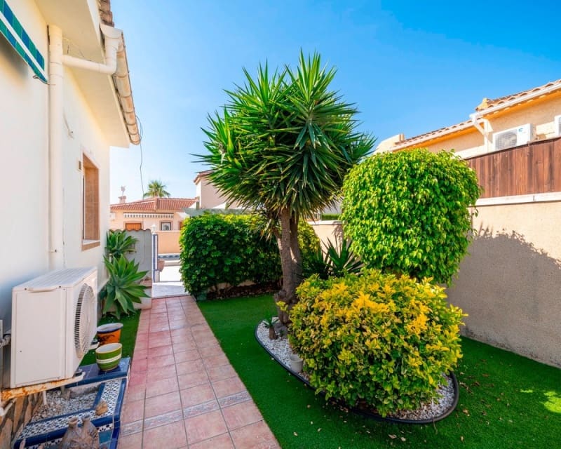 3 makuuhuone Huvila myytävänä paikassa Ciudad Quesada - 399 000 € (Ref: 9895480)