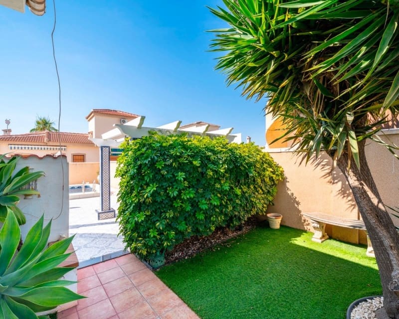 3 makuuhuone Huvila myytävänä paikassa Ciudad Quesada - 399 000 € (Ref: 9895480)