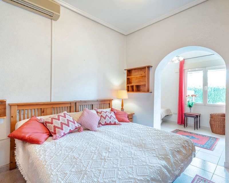 3 makuuhuone Huvila myytävänä paikassa Ciudad Quesada - 399 000 € (Ref: 9895480)