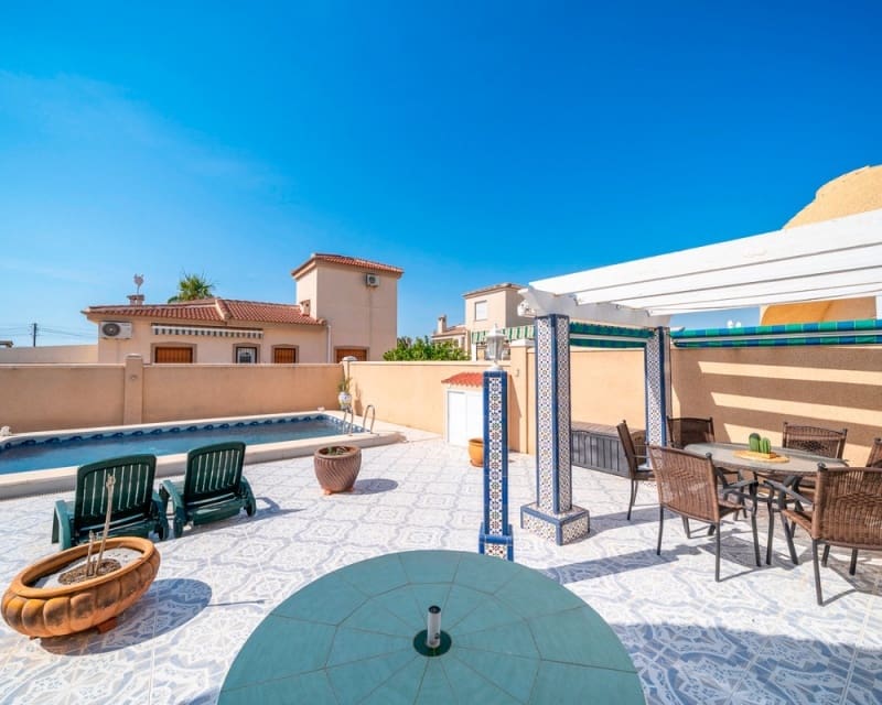 3 makuuhuone Huvila myytävänä paikassa Ciudad Quesada - 399 000 € (Ref: 9895480)