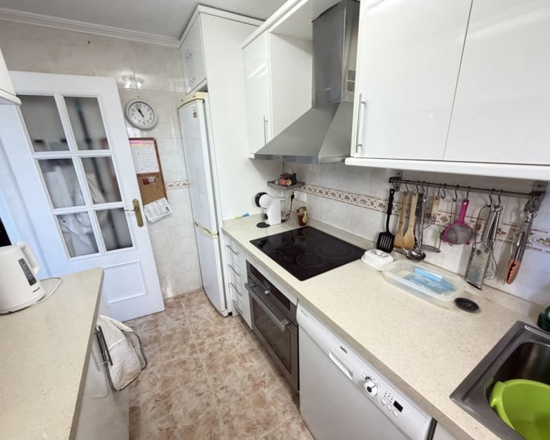 Apartamento de 3 habitaciones en La Zenia en venta con piscina - 188.500 € (Ref: 9895482)