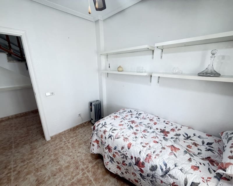 Apartamento de 3 habitaciones en La Zenia en venta con piscina - 188.500 € (Ref: 9895482)