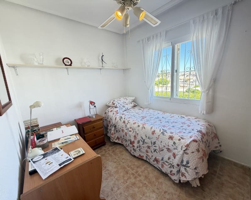 Apartamento de 3 habitaciones en La Zenia en venta con piscina - 188.500 € (Ref: 9895482)